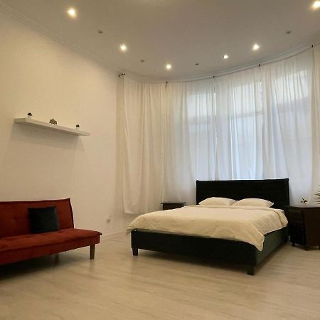 Апартаменты Outstanding 3Br Ultracentral Cityview Balcony Aaa Бухарест Экстерьер фото